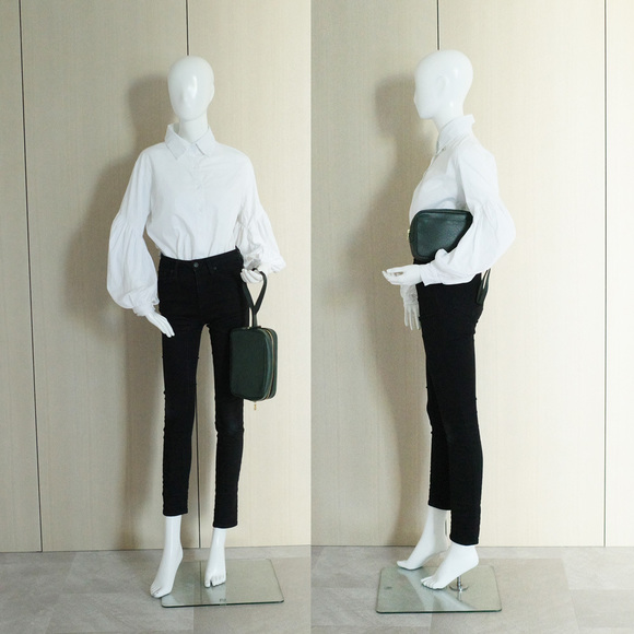 Louis Vuitton Taiga Calgary Epicea Shoulder Clutch Bag Black - Picture 6 of 8